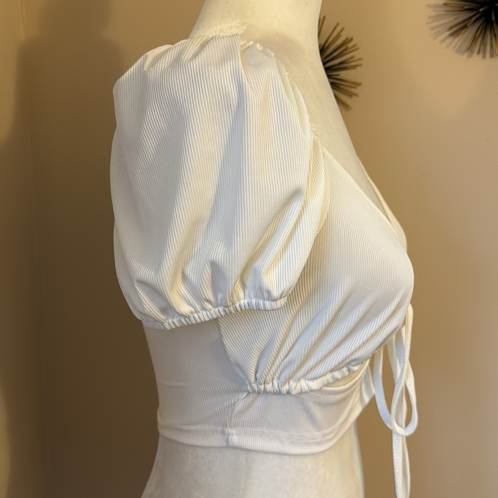 NIB Tie Front Crop Top - Picture 9 of 10